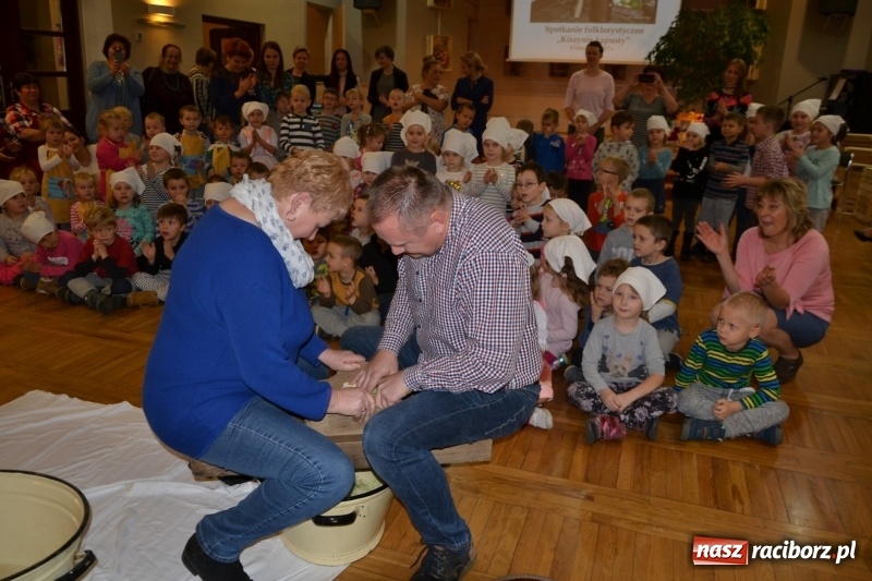 Zdjęcie w galerii na portalu naszraciborz.pl: Kapusta jest dobra na wszystko. Kiszynie kapusty w Tworkowie wiadomości z regionu