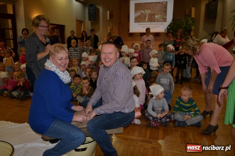 Zdjęcie w galerii na portalu naszraciborz.pl: Kapusta jest dobra na wszystko. Kiszynie kapusty w Tworkowie wiadomości z regionu