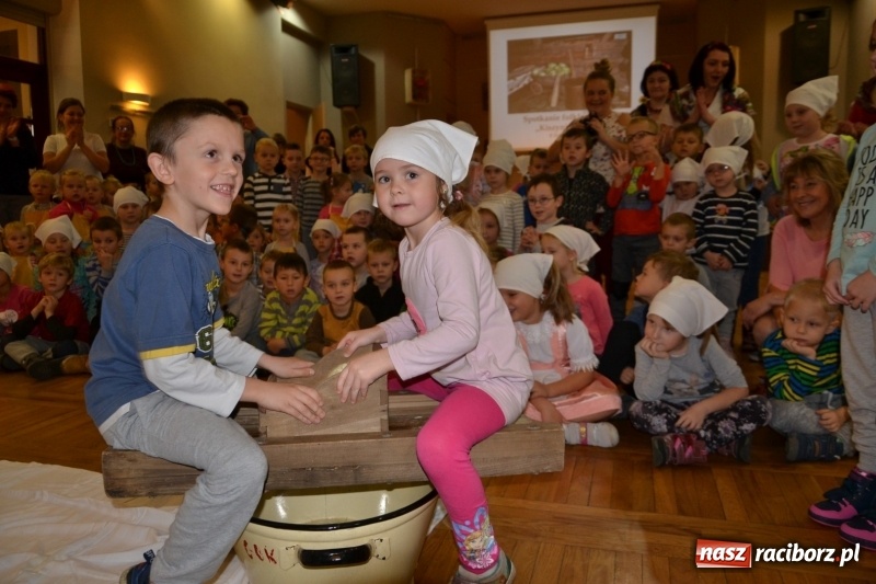 Zdjęcie w galerii na portalu naszraciborz.pl: Kapusta jest dobra na wszystko. Kiszynie kapusty w Tworkowie wiadomości z regionu