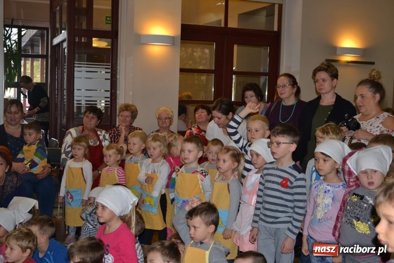 Zdjęcie w galerii na portalu naszraciborz.pl: Kapusta jest dobra na wszystko. Kiszynie kapusty w Tworkowie wiadomości z regionu