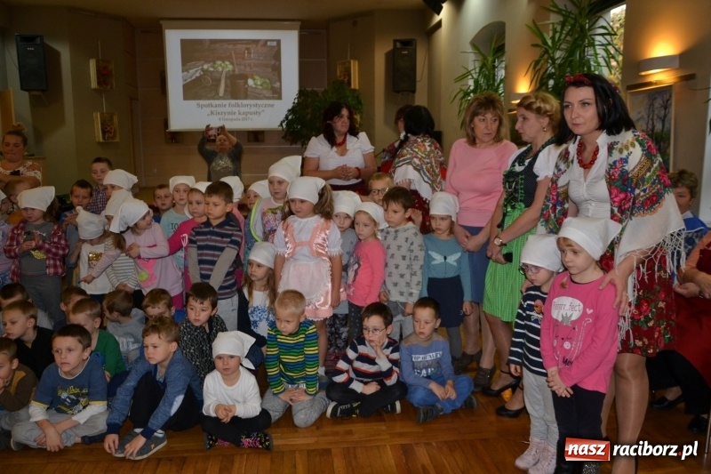 Zdjęcie w galerii na portalu naszraciborz.pl: Kapusta jest dobra na wszystko. Kiszynie kapusty w Tworkowie wiadomości z regionu