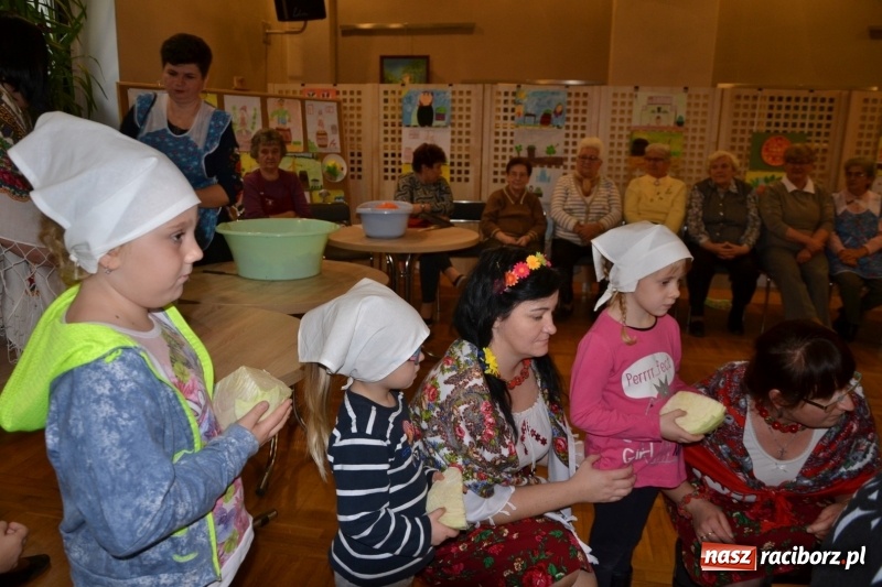 Zdjęcie w galerii na portalu naszraciborz.pl: Kapusta jest dobra na wszystko. Kiszynie kapusty w Tworkowie wiadomości z regionu