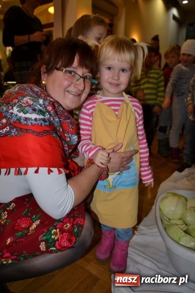 Zdjęcie w galerii na portalu naszraciborz.pl: Kapusta jest dobra na wszystko. Kiszynie kapusty w Tworkowie wiadomości z regionu