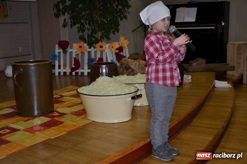 Zdjęcie w galerii na portalu naszraciborz.pl: Kapusta jest dobra na wszystko. Kiszynie kapusty w Tworkowie wiadomości z regionu