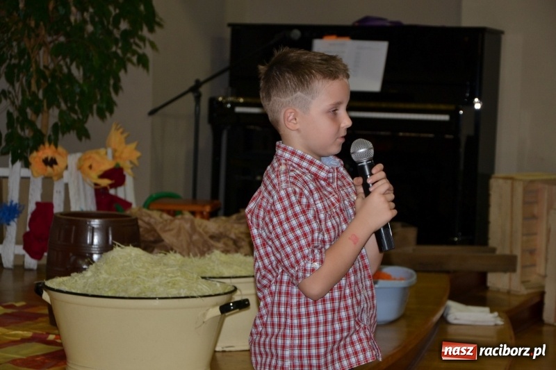 Zdjęcie w galerii na portalu naszraciborz.pl: Kapusta jest dobra na wszystko. Kiszynie kapusty w Tworkowie wiadomości z regionu