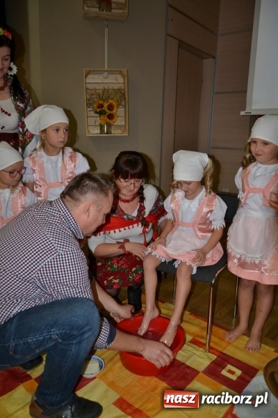 Zdjęcie w galerii na portalu naszraciborz.pl: Kapusta jest dobra na wszystko. Kiszynie kapusty w Tworkowie wiadomości z regionu