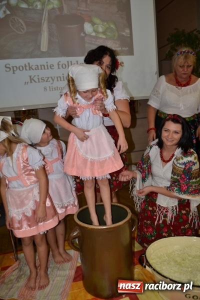 Zdjęcie w galerii na portalu naszraciborz.pl: Kapusta jest dobra na wszystko. Kiszynie kapusty w Tworkowie wiadomości z regionu