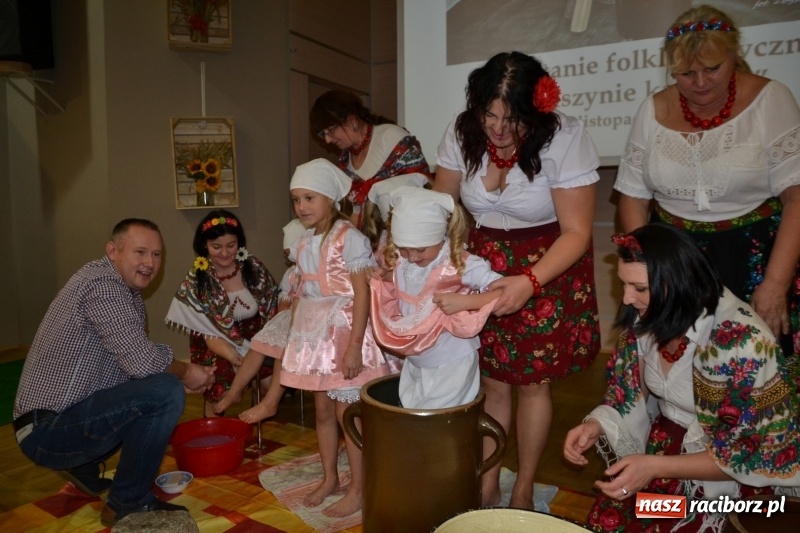 Zdjęcie w galerii na portalu naszraciborz.pl: Kapusta jest dobra na wszystko. Kiszynie kapusty w Tworkowie wiadomości z regionu