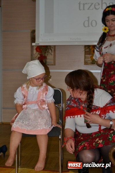 Zdjęcie w galerii na portalu naszraciborz.pl: Kapusta jest dobra na wszystko. Kiszynie kapusty w Tworkowie wiadomości z regionu