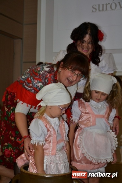 Zdjęcie w galerii na portalu naszraciborz.pl: Kapusta jest dobra na wszystko. Kiszynie kapusty w Tworkowie wiadomości z regionu