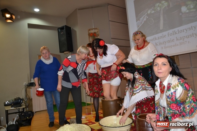 Zdjęcie w galerii na portalu naszraciborz.pl: Kapusta jest dobra na wszystko. Kiszynie kapusty w Tworkowie wiadomości z regionu