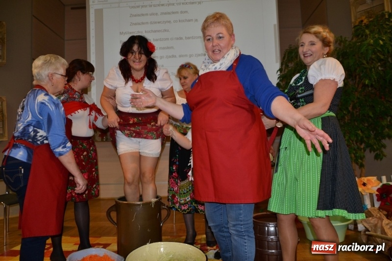 Zdjęcie w galerii na portalu naszraciborz.pl: Kapusta jest dobra na wszystko. Kiszynie kapusty w Tworkowie wiadomości z regionu