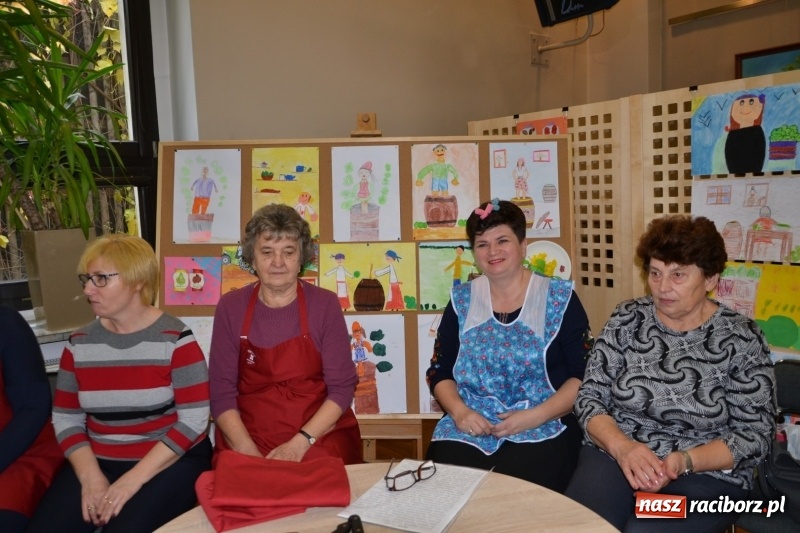 Zdjęcie w galerii na portalu naszraciborz.pl: Kapusta jest dobra na wszystko. Kiszynie kapusty w Tworkowie wiadomości z regionu