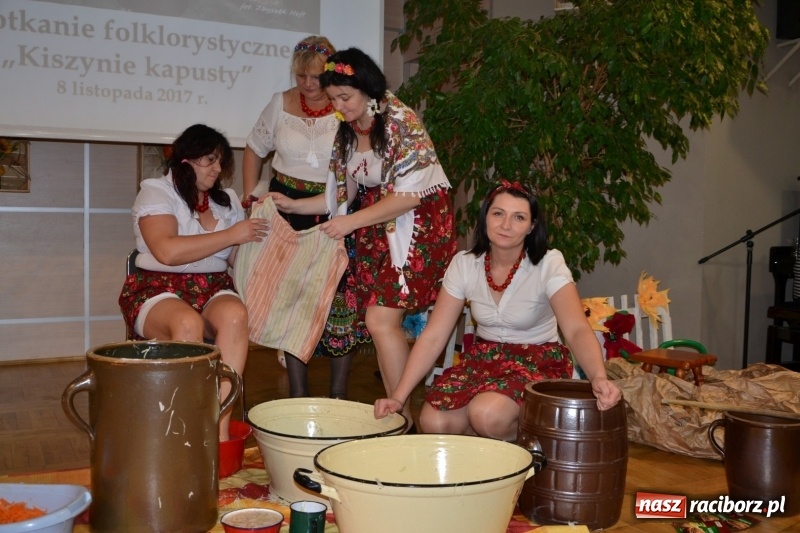 Zdjęcie w galerii na portalu naszraciborz.pl: Kapusta jest dobra na wszystko. Kiszynie kapusty w Tworkowie wiadomości z regionu