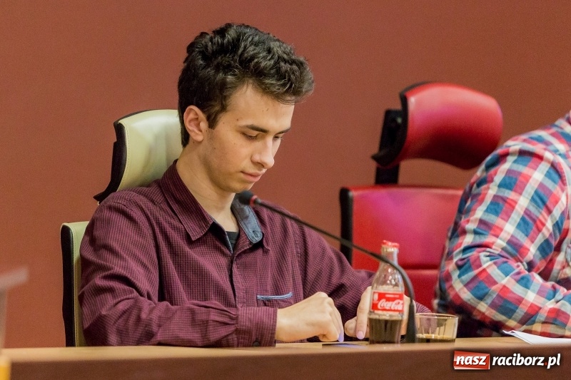 Zdjęcie w galerii na portalu naszraciborz.pl: Młodzieżowi radni chcą sprawdzić stan Raciborza oraz potrzeby jego młodych mieszkańców wiadomości z regionu