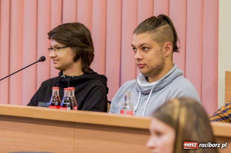 Zdjęcie w galerii na portalu naszraciborz.pl: Młodzieżowi radni chcą sprawdzić stan Raciborza oraz potrzeby jego młodych mieszkańców wiadomości z regionu