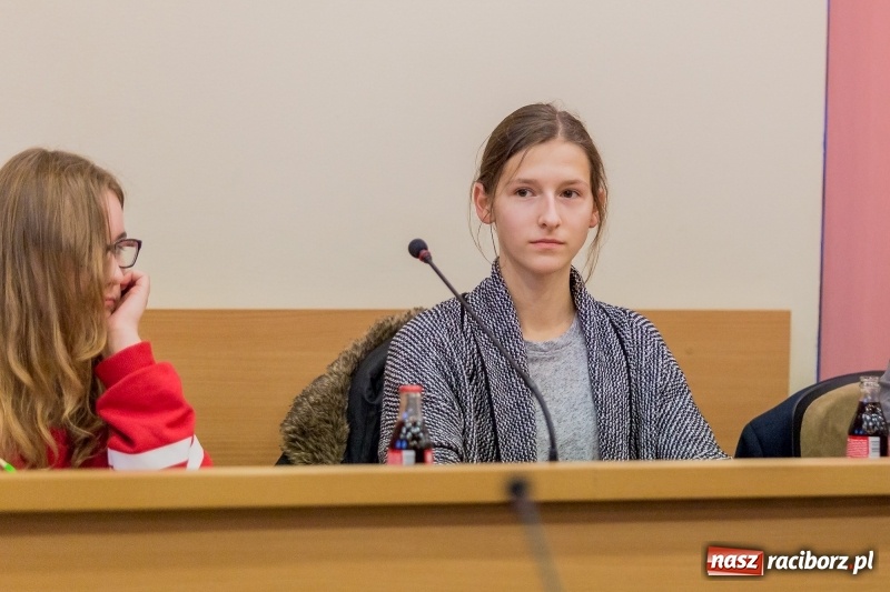 Zdjęcie w galerii na portalu naszraciborz.pl: Młodzieżowi radni chcą sprawdzić stan Raciborza oraz potrzeby jego młodych mieszkańców wiadomości z regionu