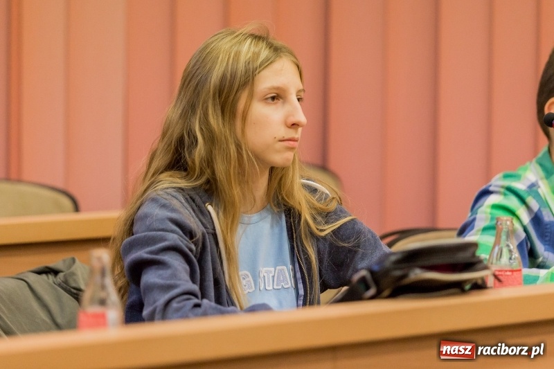 Zdjęcie w galerii na portalu naszraciborz.pl: Młodzieżowi radni chcą sprawdzić stan Raciborza oraz potrzeby jego młodych mieszkańców wiadomości z regionu