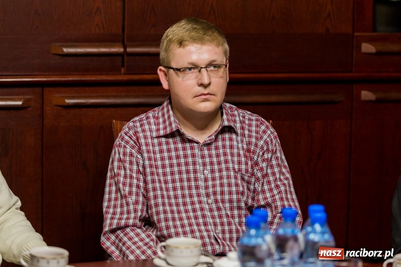 Zdjęcie w galerii na portalu naszraciborz.pl: W Magistracie uhonorowano zasłużonych dawców krwi. Rekordzista oddał 54 litry!  wiadomości z regionu