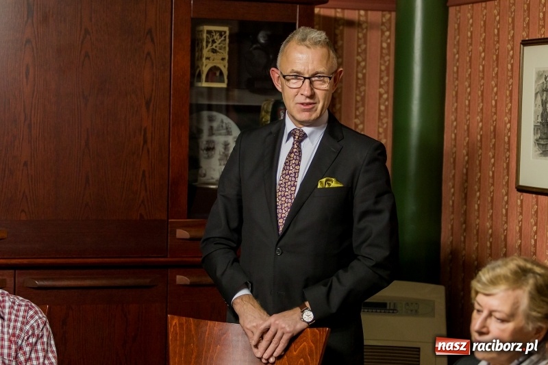 Zdjęcie w galerii na portalu naszraciborz.pl: W Magistracie uhonorowano zasłużonych dawców krwi. Rekordzista oddał 54 litry!  wiadomości z regionu