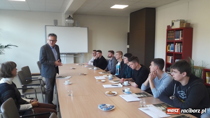 Zdjęcie w galerii na portalu naszraciborz.pl: Z Raciborza do Moguncji. Uczniowie Mechanika zdobywają cenne doświadczenie  wiadomości z regionu