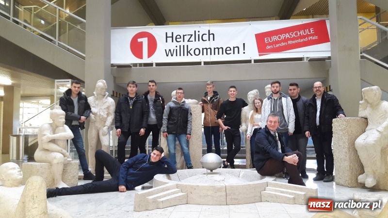 Zdjęcie w galerii na portalu naszraciborz.pl: Z Raciborza do Moguncji. Uczniowie Mechanika zdobywają cenne doświadczenie  wiadomości z regionu