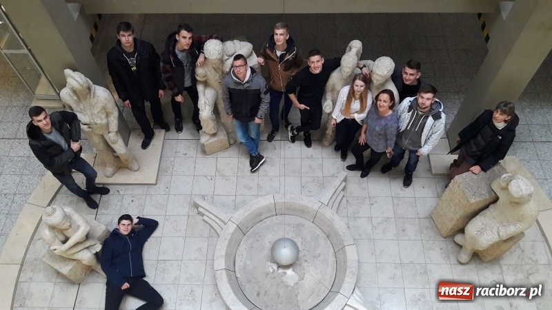Zdjęcie w galerii na portalu naszraciborz.pl: Z Raciborza do Moguncji. Uczniowie Mechanika zdobywają cenne doświadczenie  wiadomości z regionu
