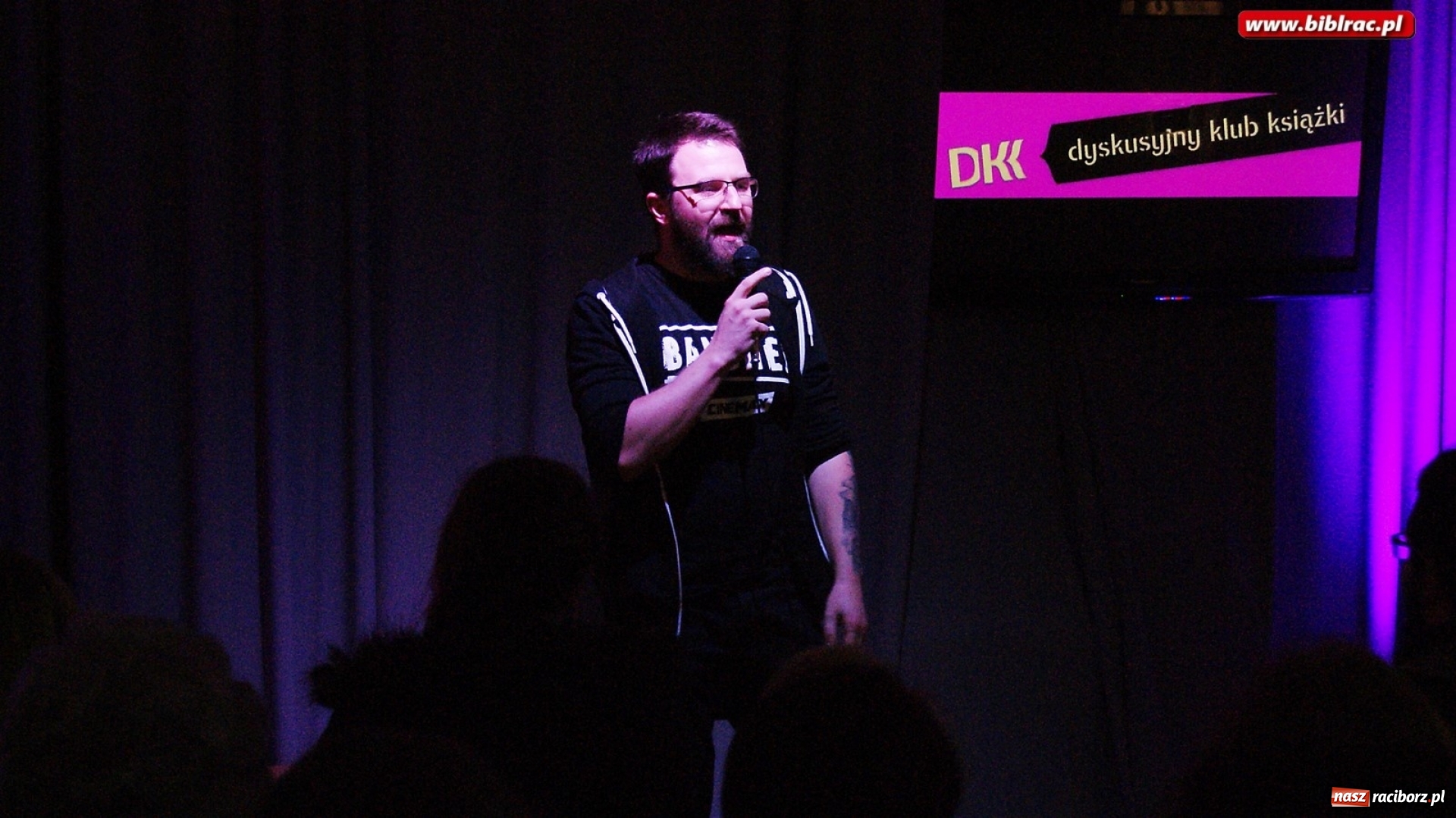 Zdjęcie w galerii na portalu naszraciborz.pl: O popkulturowej podróży Jakuba Ćwieka w bibliotece wiadomości z regionu