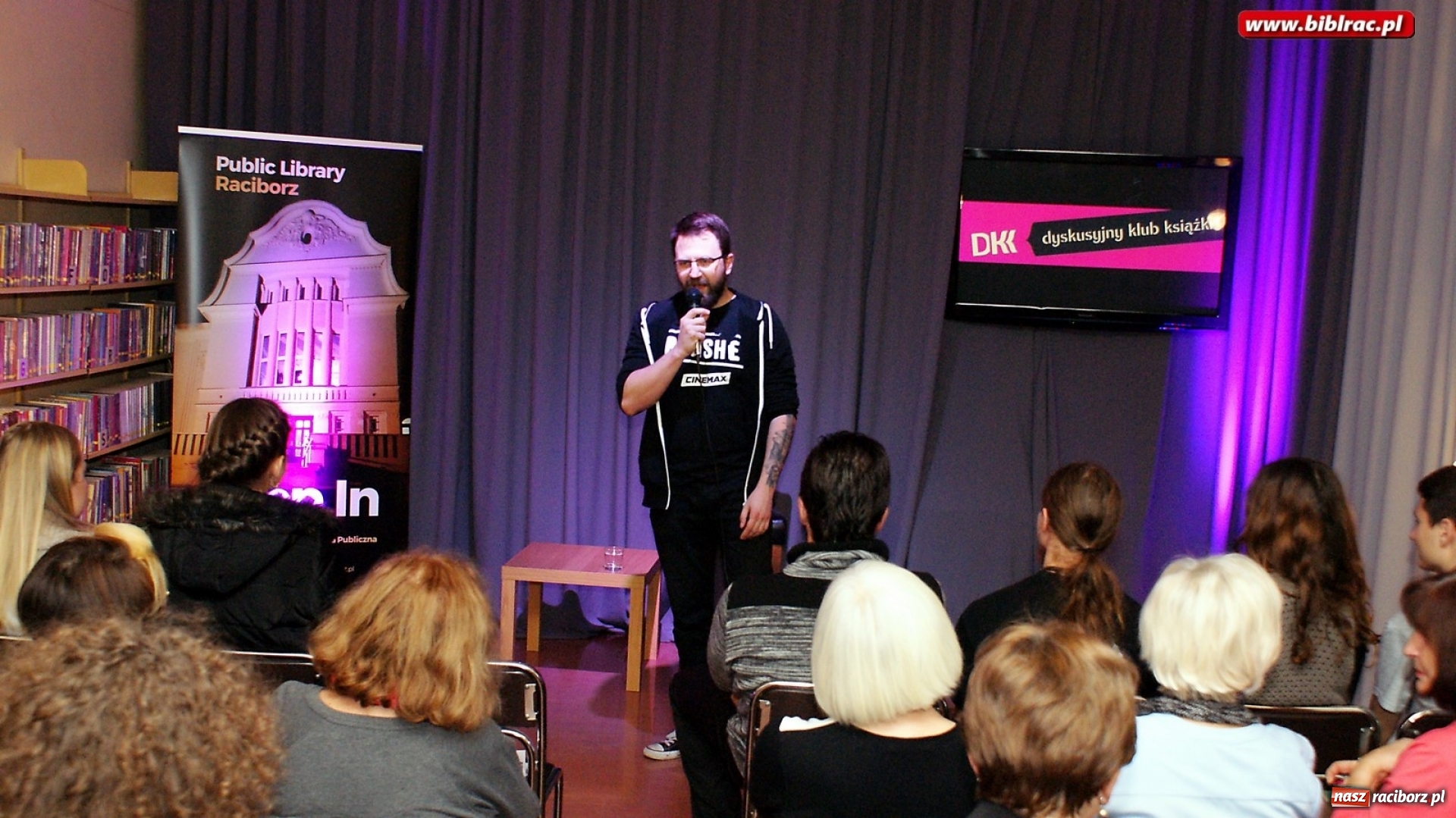 Zdjęcie w galerii na portalu naszraciborz.pl: O popkulturowej podróży Jakuba Ćwieka w bibliotece wiadomości z regionu