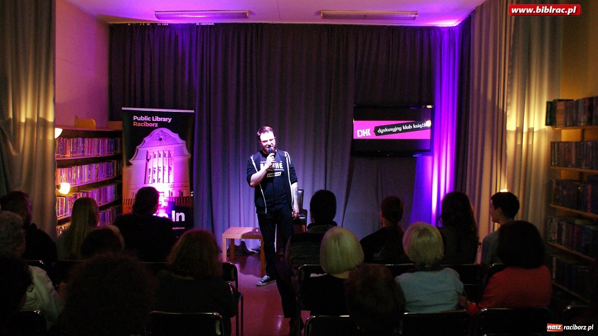 Zdjęcie w galerii na portalu naszraciborz.pl: O popkulturowej podróży Jakuba Ćwieka w bibliotece wiadomości z regionu