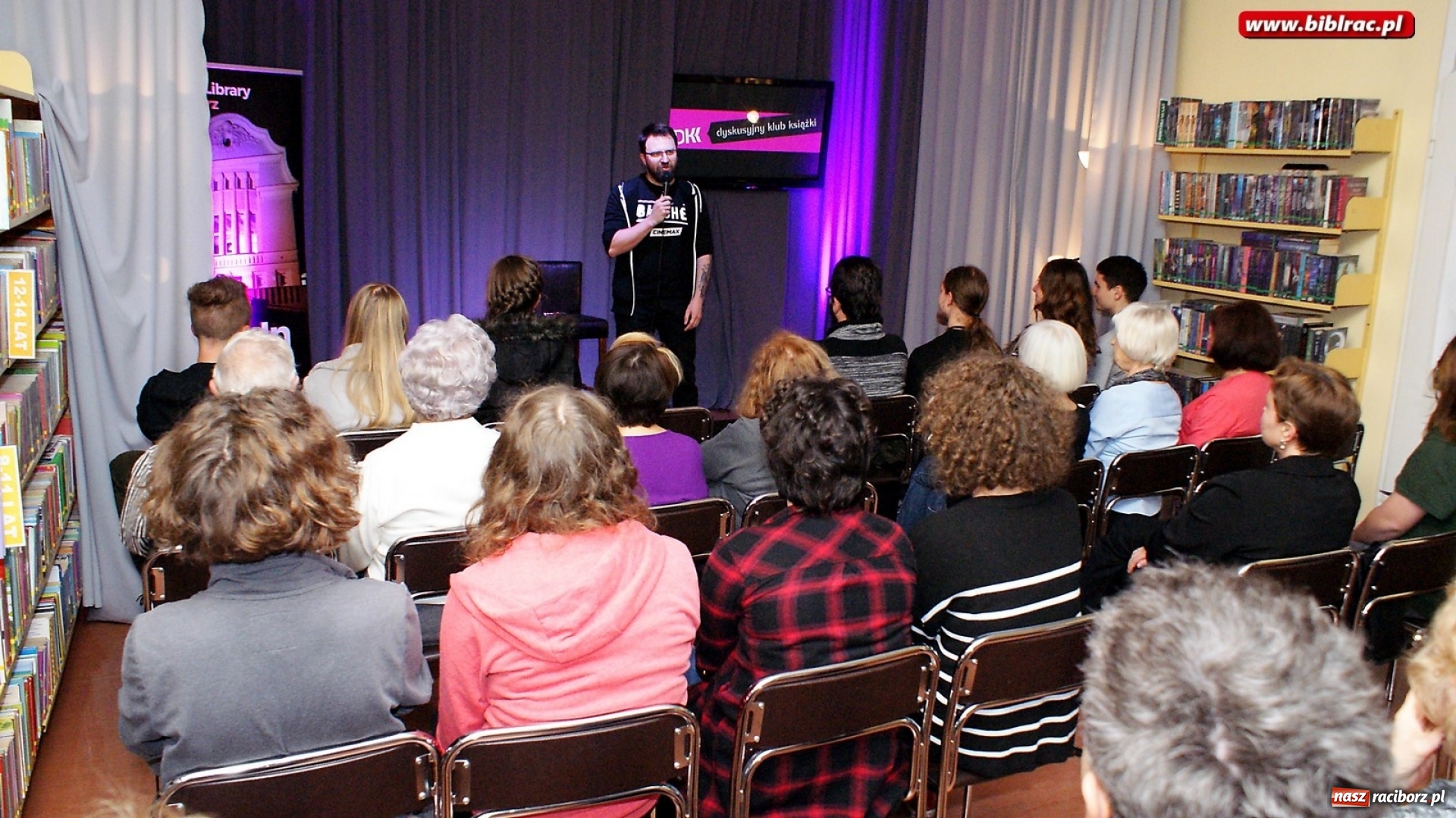 Zdjęcie w galerii na portalu naszraciborz.pl: O popkulturowej podróży Jakuba Ćwieka w bibliotece wiadomości z regionu