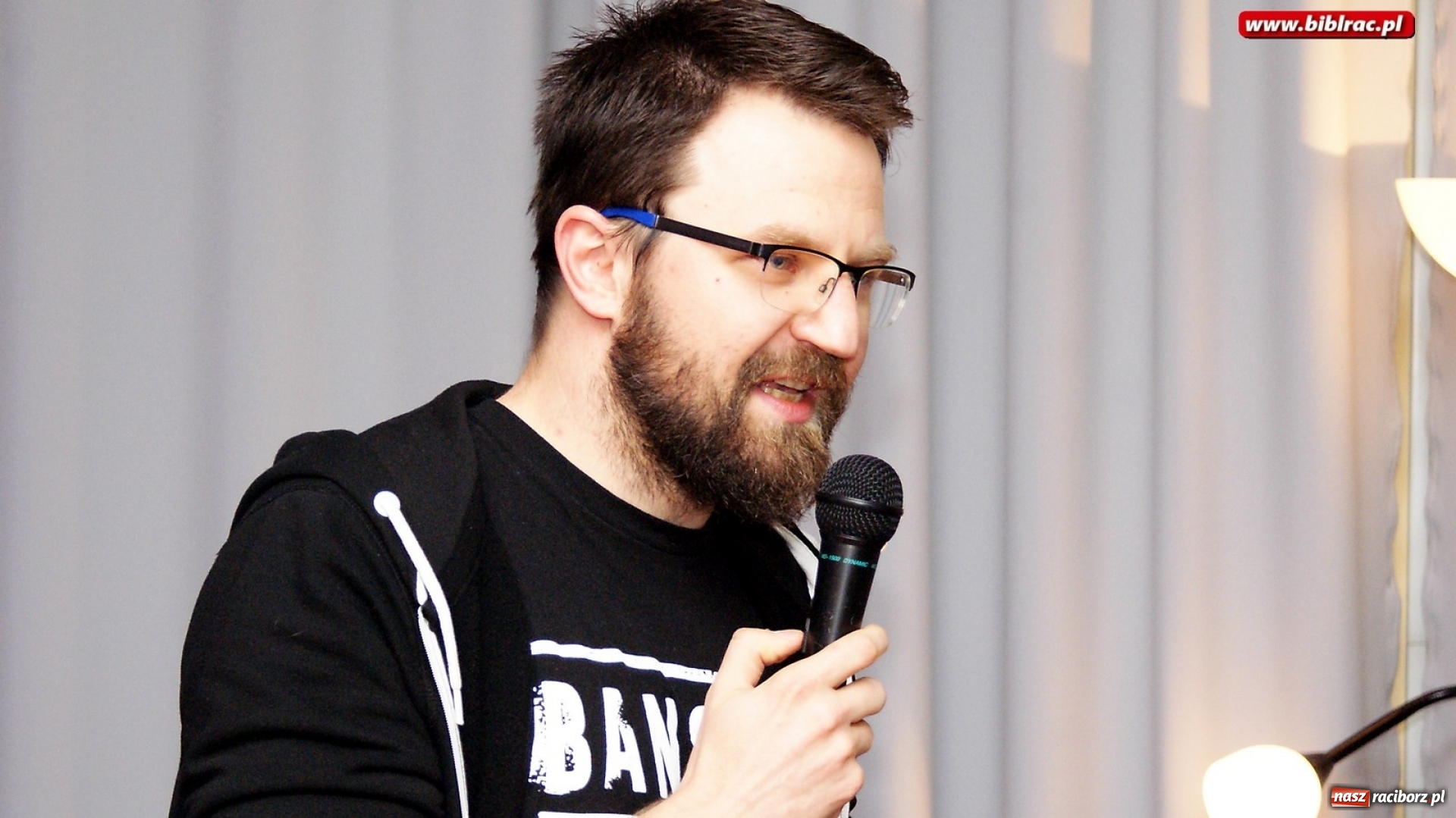 Zdjęcie w galerii na portalu naszraciborz.pl: O popkulturowej podróży Jakuba Ćwieka w bibliotece wiadomości z regionu