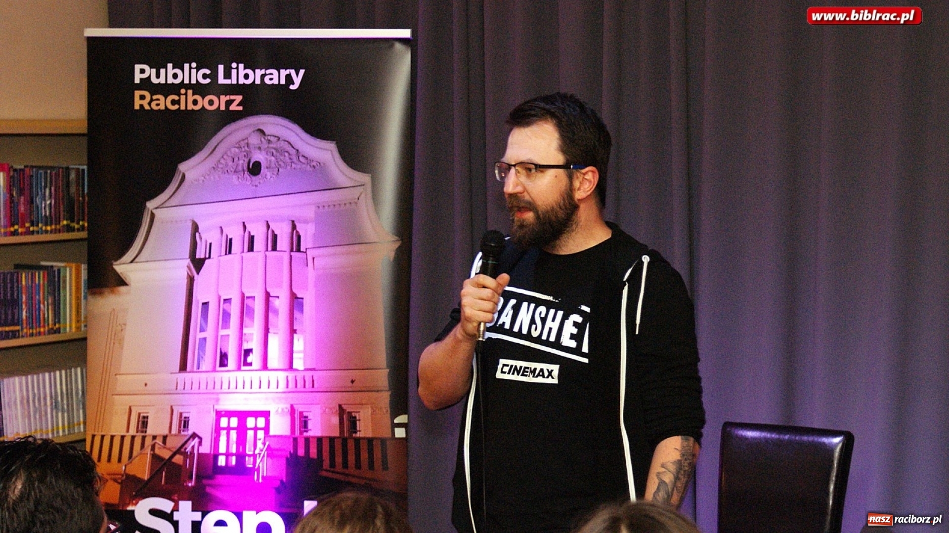 Zdjęcie w galerii na portalu naszraciborz.pl: O popkulturowej podróży Jakuba Ćwieka w bibliotece wiadomości z regionu