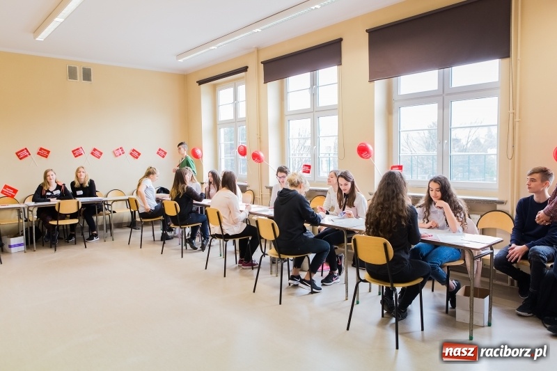 Zdjęcie w galerii na portalu naszraciborz.pl: Akcja rejestracji dawców szpiku w II LO wiadomości z regionu