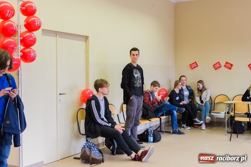 Zdjęcie w galerii na portalu naszraciborz.pl: Akcja rejestracji dawców szpiku w II LO wiadomości z regionu
