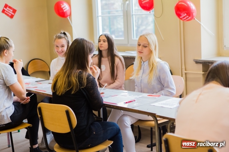 Zdjęcie w galerii na portalu naszraciborz.pl: Akcja rejestracji dawców szpiku w II LO wiadomości z regionu
