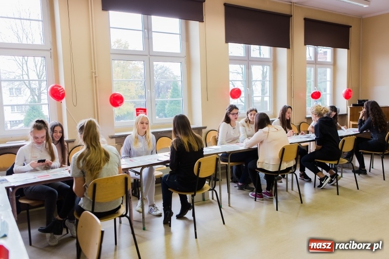 Zdjęcie w galerii na portalu naszraciborz.pl: Akcja rejestracji dawców szpiku w II LO wiadomości z regionu