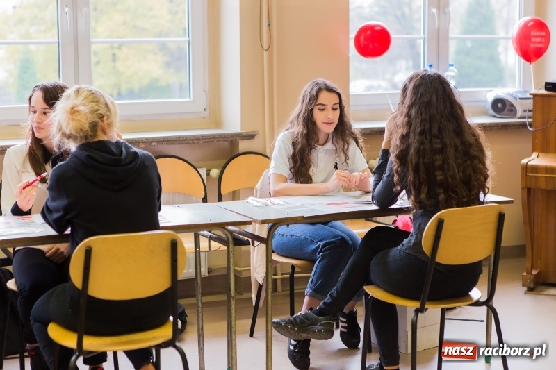 Zdjęcie w galerii na portalu naszraciborz.pl: Akcja rejestracji dawców szpiku w II LO wiadomości z regionu