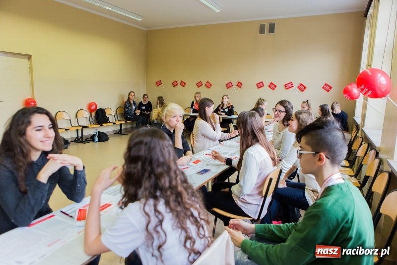 Zdjęcie w galerii na portalu naszraciborz.pl: Akcja rejestracji dawców szpiku w II LO wiadomości z regionu