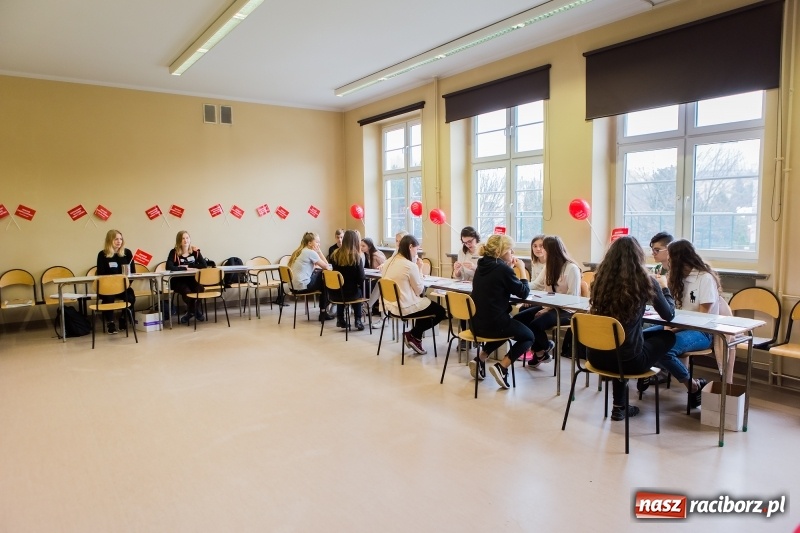 Zdjęcie w galerii na portalu naszraciborz.pl: Akcja rejestracji dawców szpiku w II LO wiadomości z regionu