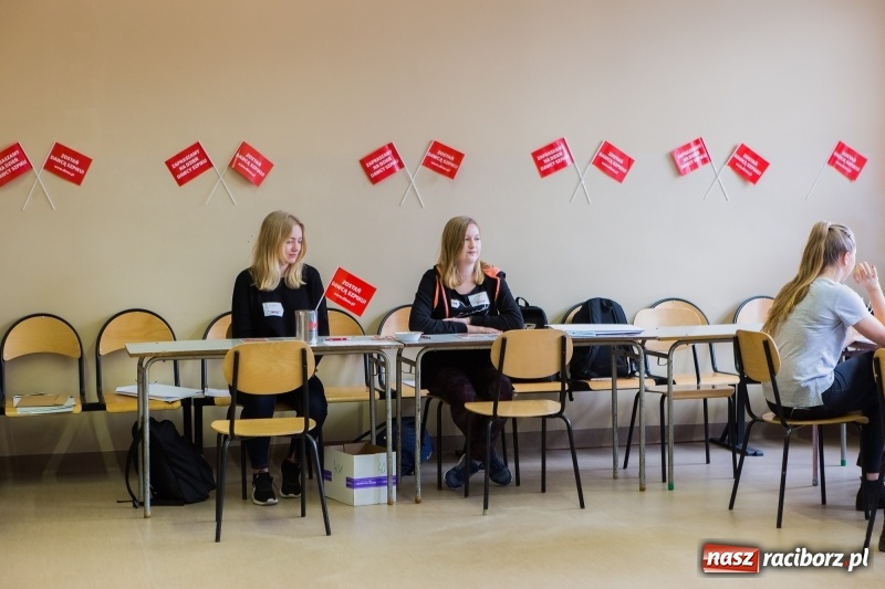 Zdjęcie w galerii na portalu naszraciborz.pl: Akcja rejestracji dawców szpiku w II LO wiadomości z regionu