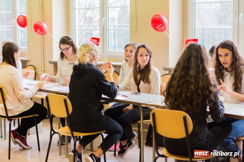 Zdjęcie w galerii na portalu naszraciborz.pl: Akcja rejestracji dawców szpiku w II LO wiadomości z regionu