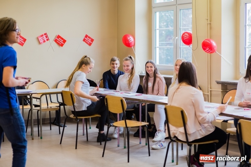 Zdjęcie w galerii na portalu naszraciborz.pl: Akcja rejestracji dawców szpiku w II LO wiadomości z regionu