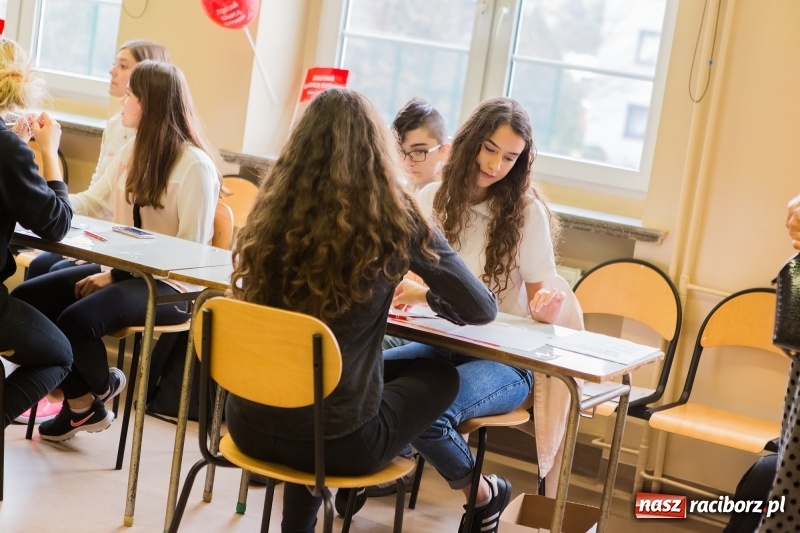 Zdjęcie w galerii na portalu naszraciborz.pl: Akcja rejestracji dawców szpiku w II LO wiadomości z regionu