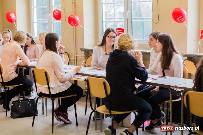 Zdjęcie w galerii na portalu naszraciborz.pl: Akcja rejestracji dawców szpiku w II LO wiadomości z regionu