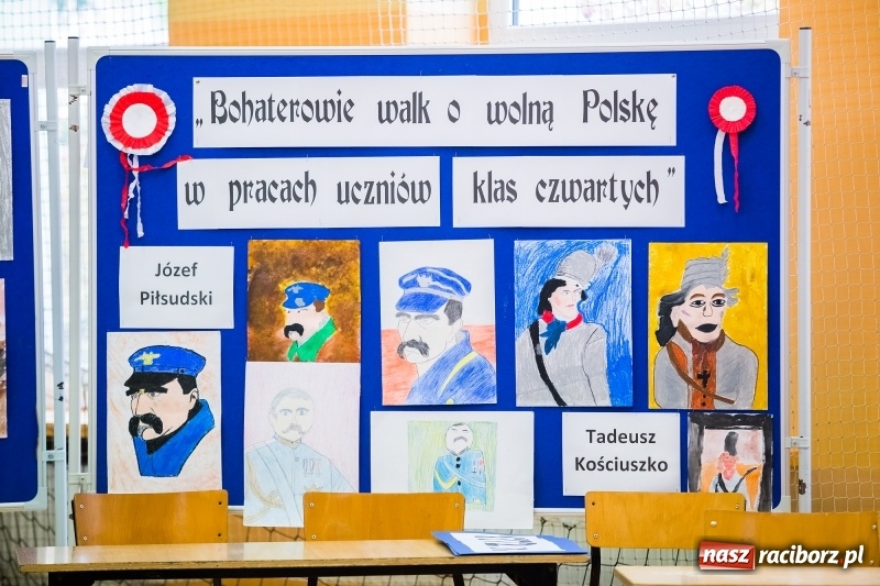 Zdjęcie w galerii na portalu naszraciborz.pl: W SP13 odbyła się uroczysta akademia z okazji Dnia Niepodległości wiadomości z regionu