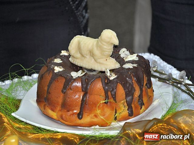 Zdjęcie w galerii na portalu naszraciborz.pl: Pichcili pod okiem specjalisty wiadomości z regionu