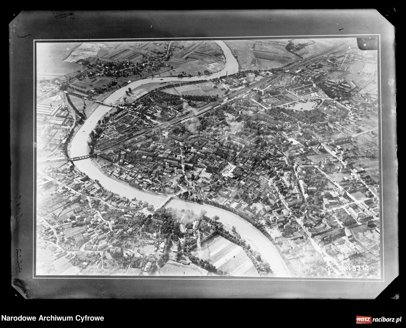 Zdjęcie w galerii na portalu naszraciborz.pl: To musisz zobaczyć! Kolekcja unikalnych starych raciborskich fotografii opublikowana przez Narodowe Archiwum Cyfrowe  wiadomości z regionu