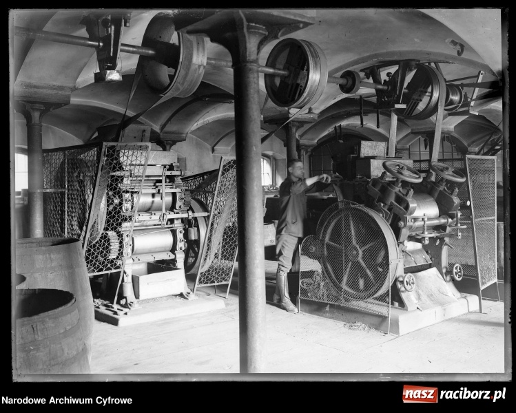 Zdjęcie w galerii na portalu naszraciborz.pl: To musisz zobaczyć! Kolekcja unikalnych starych raciborskich fotografii opublikowana przez Narodowe Archiwum Cyfrowe  wiadomości z regionu