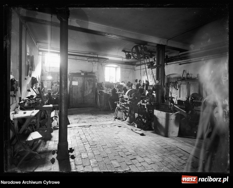 Zdjęcie w galerii na portalu naszraciborz.pl: To musisz zobaczyć! Kolekcja unikalnych starych raciborskich fotografii opublikowana przez Narodowe Archiwum Cyfrowe  wiadomości z regionu